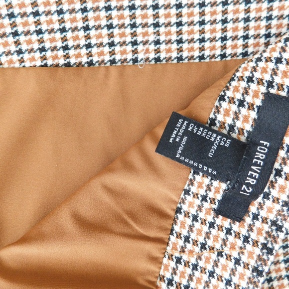 Brown/ Tan Short Plaid Skirt (Small) - Picture 4 of 8